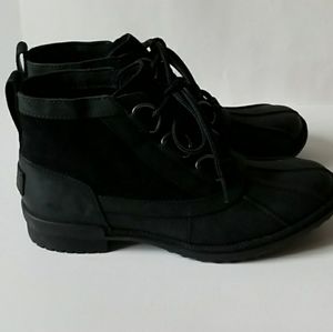 Ugg  Greda Ankle Boot. Waterproof Size 7 NWT